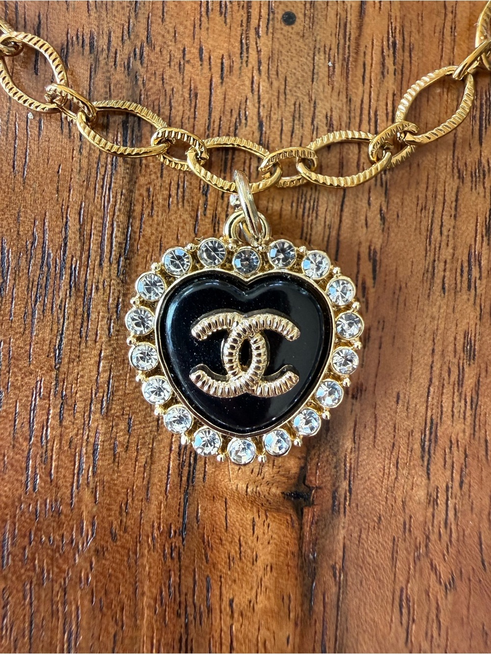 ChaneI Black Heart 🖤 Pendant Charm Gold Tone Bracelet with Crystal Halo - Picture 2 of 6